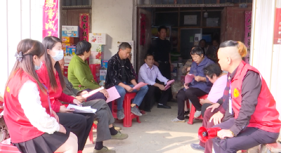 “志愿红”助力秸秆禁烧 共同守护蓝天白云