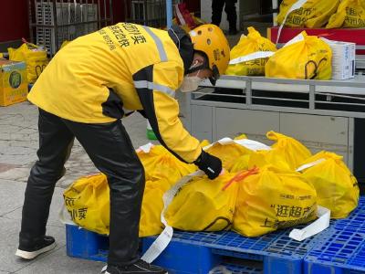 疫情期间，外卖小哥要做好个人防护