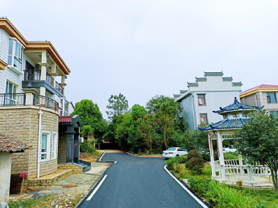 孝昌花西：通村路“换脸” 新农村“蝶变”