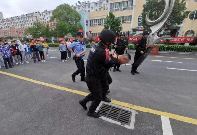 孝昌：警园联动  以“演”筑防