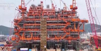 海上石油开发再添利器！万吨海上油气平台来了