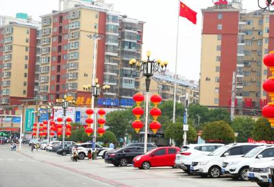 孝昌：擦亮城市“颜值” 红红火火迎“双节”