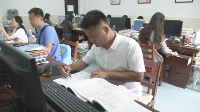 当好学生的引路人——孝昌县十佳青年教师汪文元