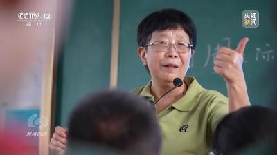 三尺讲台  银龄生辉  在“双向奔赴”中收获满满