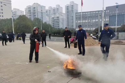 孝昌花园：“百日会战”消防安全培训 紧绷安全弦