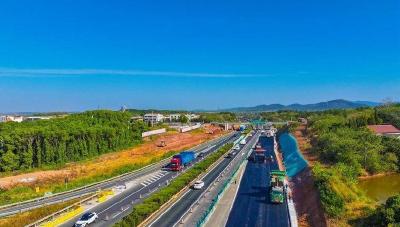 500余名建设者坚守京港澳高速公路改扩建一线
