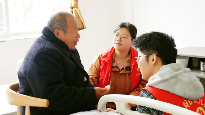 孝昌：坚持18年服务空巢老人 为这群大学生点赞 