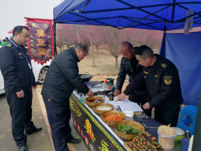 孝昌邹岗：梅花绽放迎客来 市场监管护平安