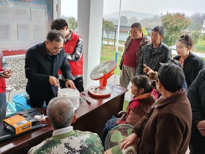 孝昌小悟：电器维修下乡村 贴心服务暖民心  