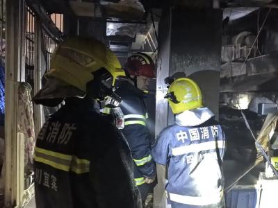 惊险！深夜火场逃生，只因他们做对了这件事→ 
