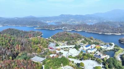 观山观水观自在，见天见地见自我。山水有情，我在观音湖等你。