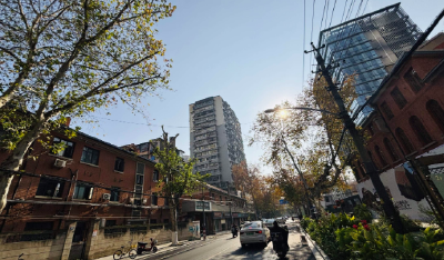 百年老街成“天然摄影棚”