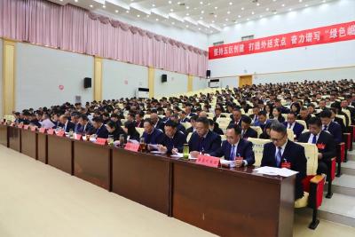 同心绘蓝图 实干启新程——孝昌县七届人大五次会议开幕式侧记 