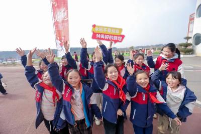 这个冬天，他们收到了最特别的“美好包裹”