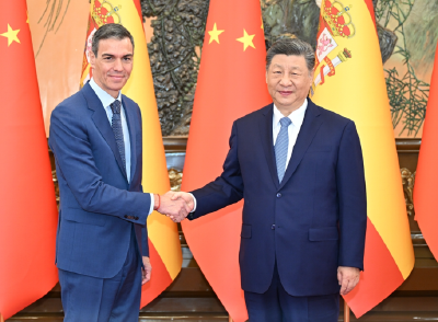 习近平会见西班牙首相桑切斯