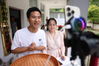 小满时节的“新农人”：守小家盈“小满” 济乡土成“圆满”