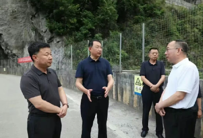 湖北省委书记在恩施州调研防汛减灾和安全生产工作，现场测试卫星电话