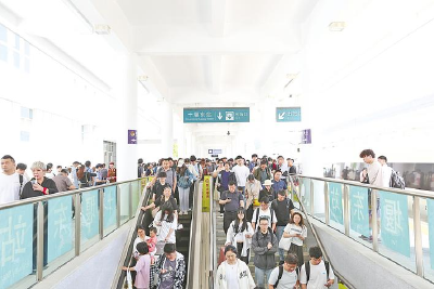 一小时跨秦岭！西十高铁开通后，十堰客流增长超四成