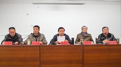 大悟县教育局召开党员固定活动日暨机关干部大会
