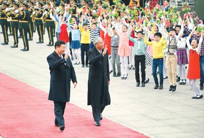 习近平同缅甸总统吴廷觉举行会谈