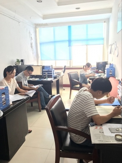 团县委组织集中学习会