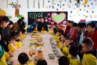 九九重阳节 浓浓敬老情 ——县直幼儿园开展重阳节主题活动