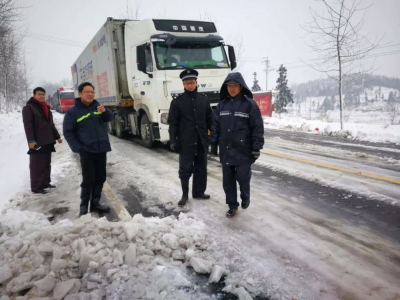 黄站镇：免费食品供应点 让爱心流淌成暖融化冰雪