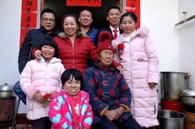 不脱贫，不娶你进门