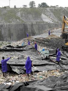 大悟县城管执法局认真做好强降雨恶劣天气应对防范工作