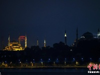 惊艳！“超级月亮”亮相这个国家