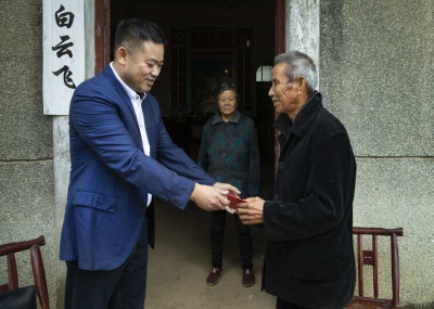“孩子读研期间的生活费我也包了！”