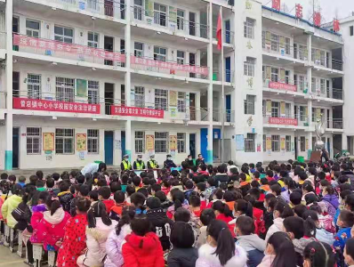 云梦：法制教育进校园