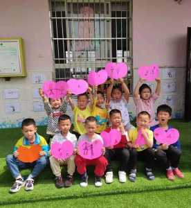 云梦：情暖五月，让爱传承——县吴铺中心幼儿园举行母亲节感恩活动