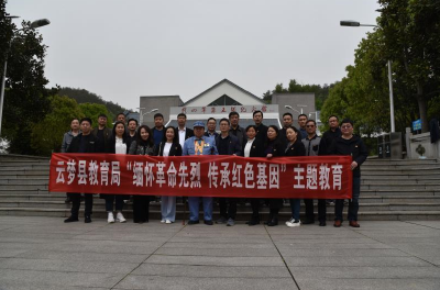 云梦“五课”同上 让红色基因代代相传