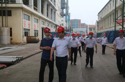 云梦县烟草专卖局组织参观蓝天盐化工厂感受发展成就