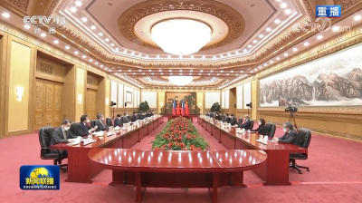 习近平同菲律宾总统举行会谈