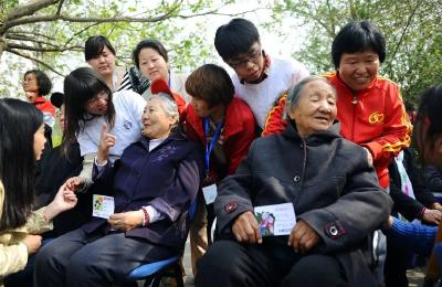 如何开展这项主题教育？中央明确方向