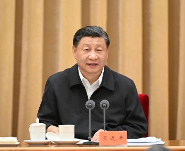 镜观·领航丨习近平：统筹山水林田湖草沙系统治理