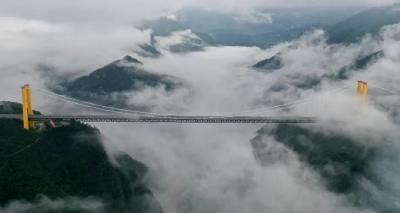 逾山越河，在恩施“桥”见中国力量
