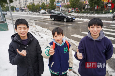 武汉“推车好少年”接受专访时表示，以后遇到还会义无反顾帮助他人