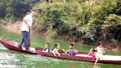 全国政协委员郑军走上“委员通道”：让教师成为令人羡慕的职业