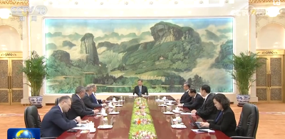 习近平会见俄罗斯外长拉夫罗夫