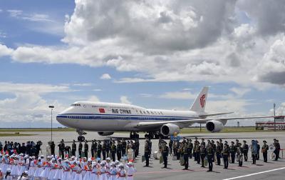 图片快讯｜国家主席习近平抵达阿斯塔纳