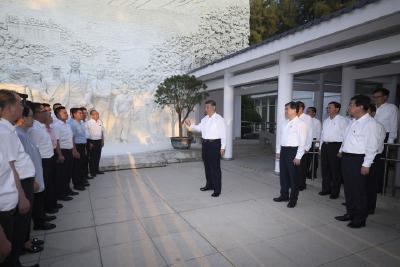 习近平在福建考察时强调 扭住目标不放松 一张蓝图绘到底 在中国式现代化建设中奋勇争先