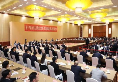 湖北代表团开放团组会上，77家中外媒体最关心什么？ 