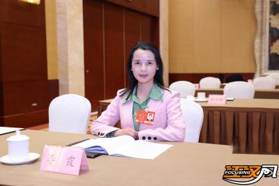 全国人大代表李霞：宣传两会精神 普及健康知识