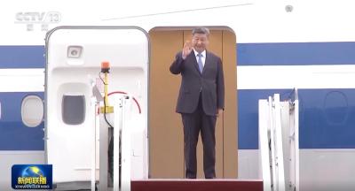 习近平抵达吉隆坡对马来西亚进行国事访问