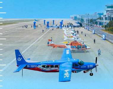 牢记嘱托 建成支点丨载人的、送货的、滑翔的、救援的，武汉低空好忙！