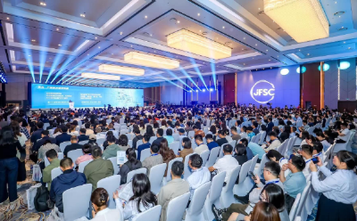 五场大会显强大气场：正在“长高”的武汉让世界看见