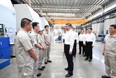 习近平：坚定信心推动高质量发展高效能治理 奋力谱写中原大地推进中国式现代化新篇章